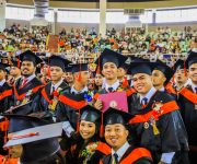 2,086 graduates receive diploma; Solons commend graduates
